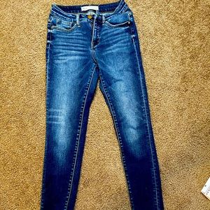 BKE Stella Mid rise slim fit + ankle skinny